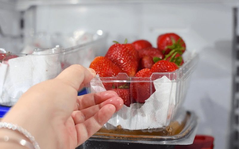 do-strawberries-go-bad-tip
