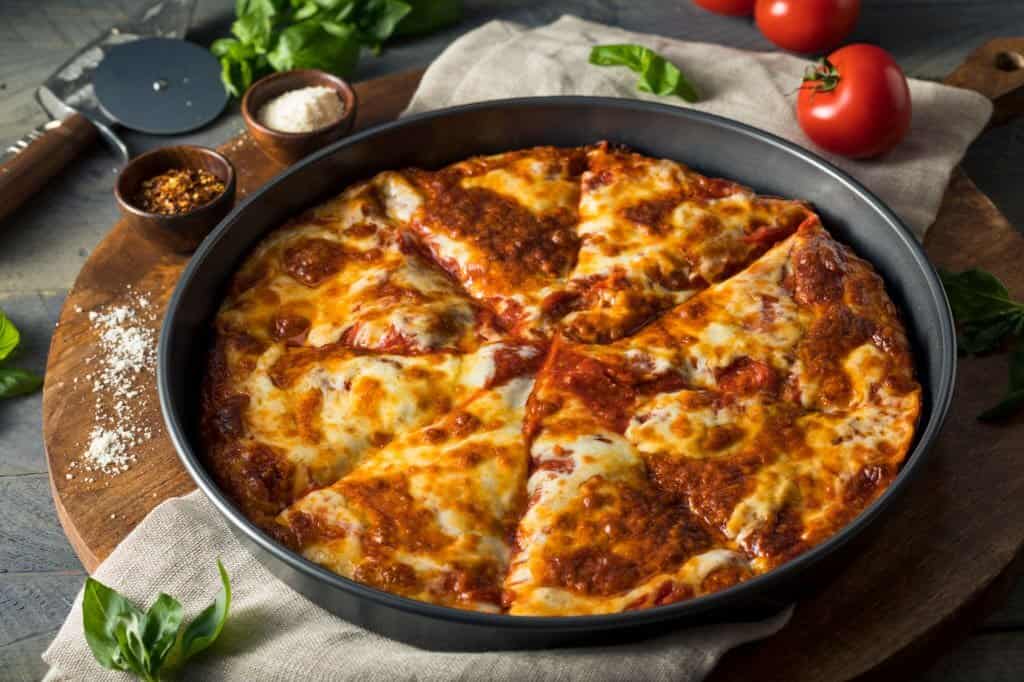 Deep dish pizza pan