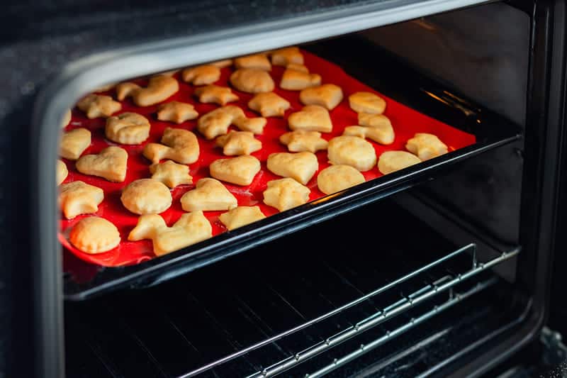 Silicone baking sheets or mats (for baking)