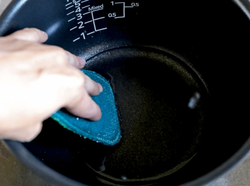 How to Clean a Rice Cooker 3