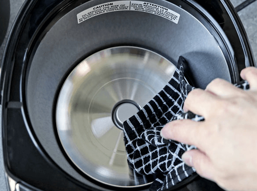 How to Clean a Rice Cooker 4