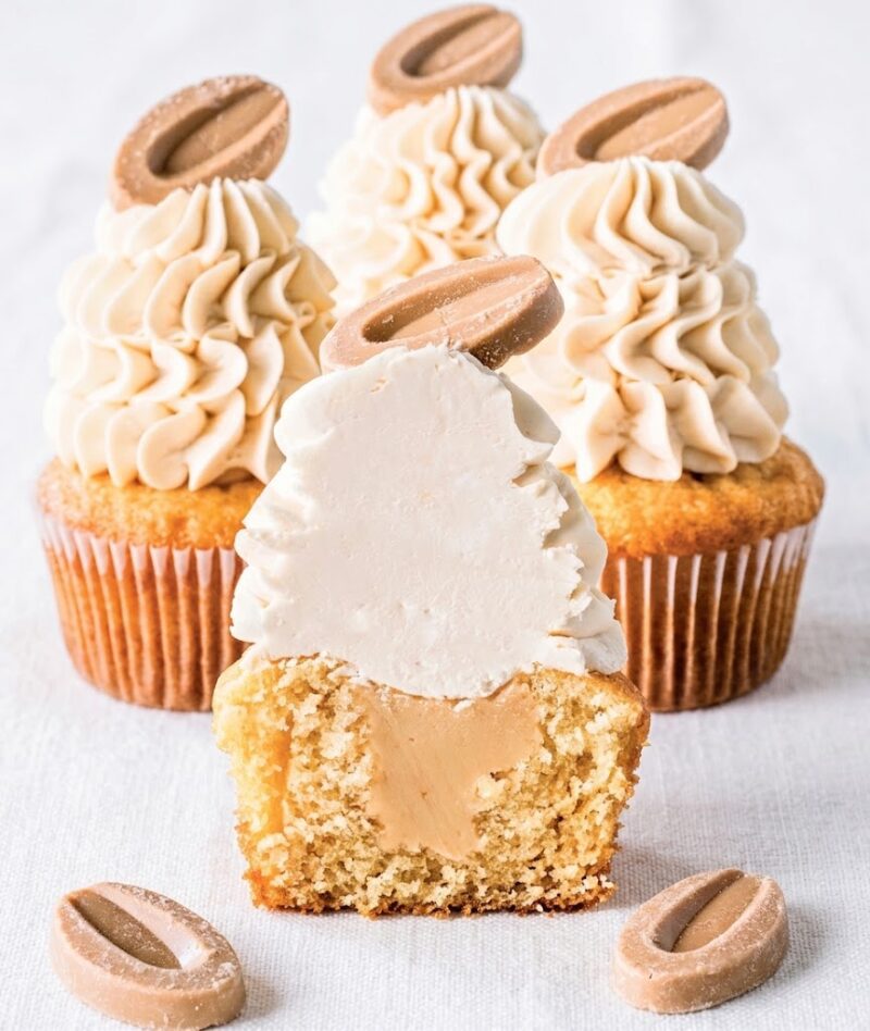 Caramelized White Chocolate Almond Cupcakes Recipe